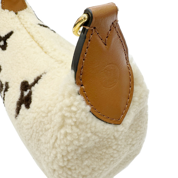 LOUIS VUITTON LV SKI Over the Moon Chain Bag Monogram Giant - Picture 4 of 8